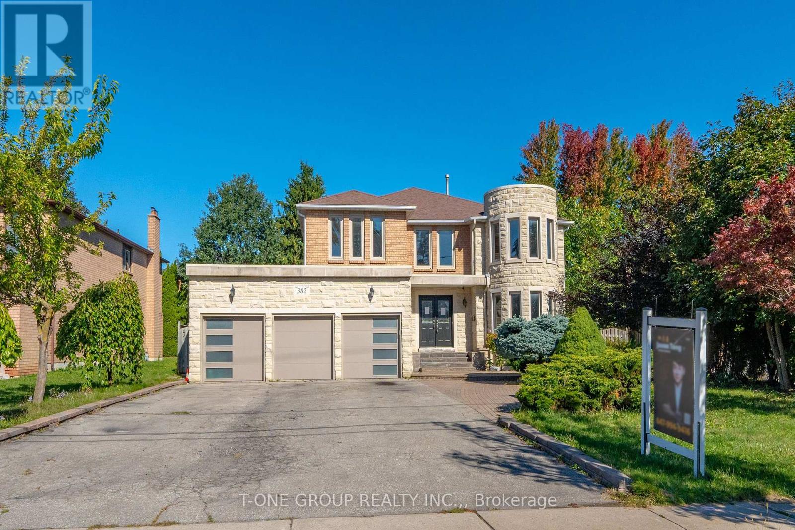 382 ELGIN MILLS ROAD W