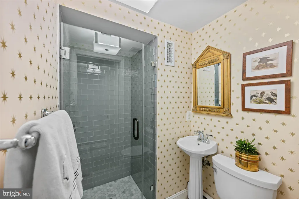 Additional image 8 of 606 E Street SE, Washington, DC 20003