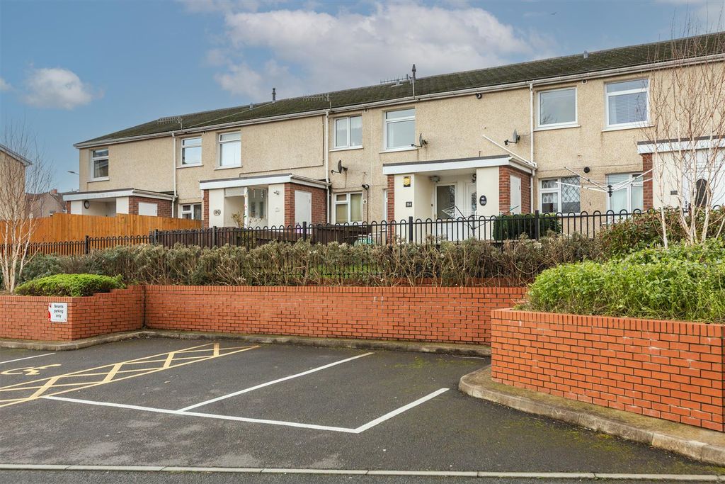 2 bed maisonette for salePentregethin Road, Cwmbwrla, Swansea SA5