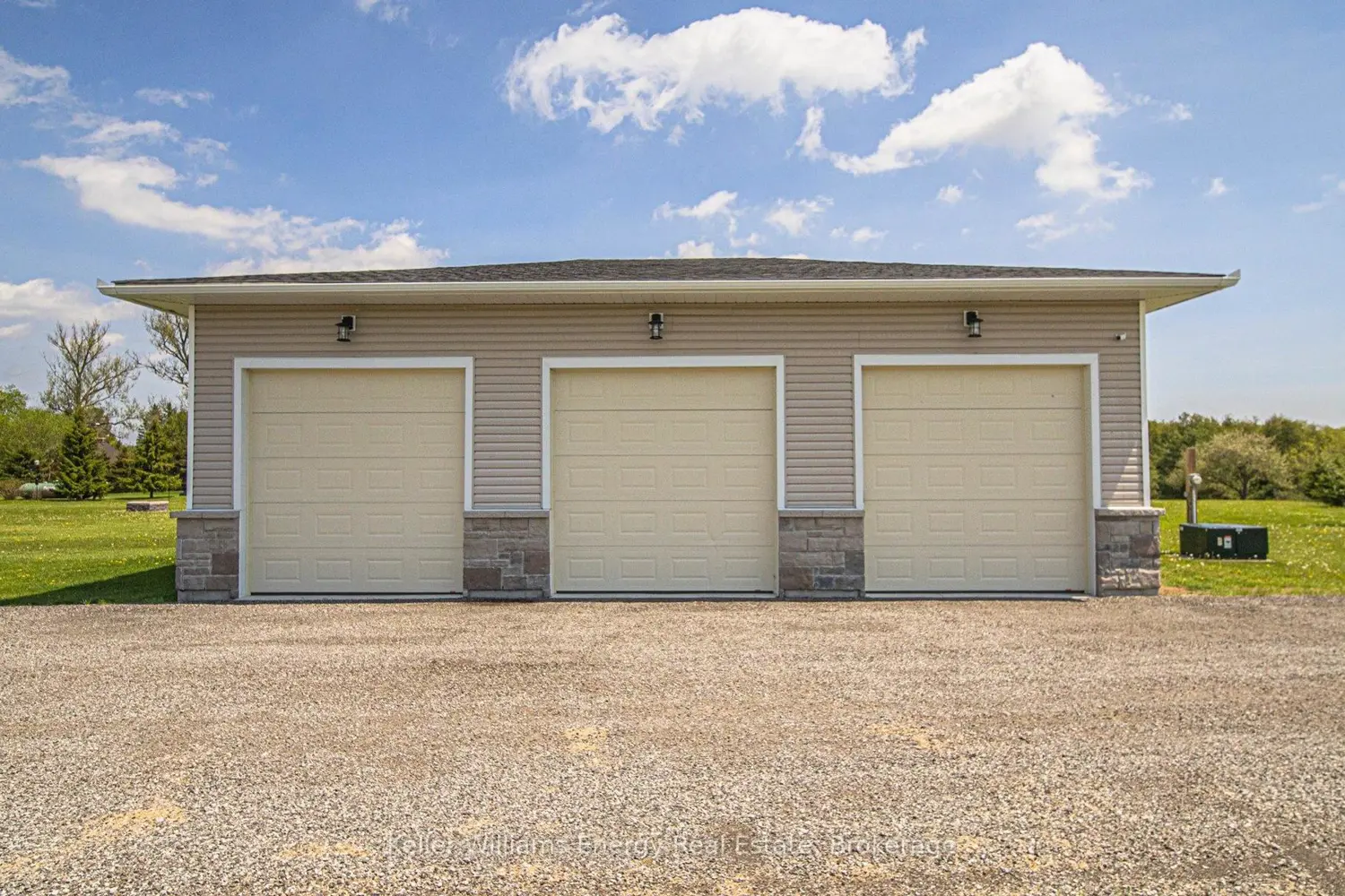 Additional image 18 of 4124 Edgerton Road