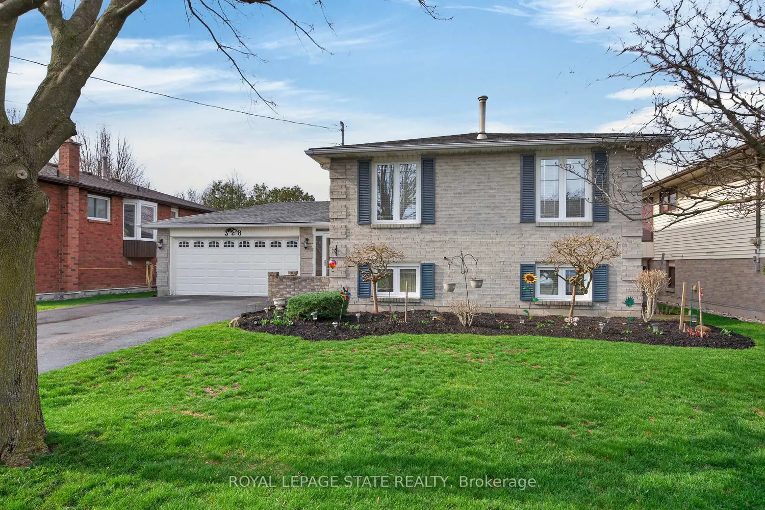 328 Maccrae Drive photo 2
