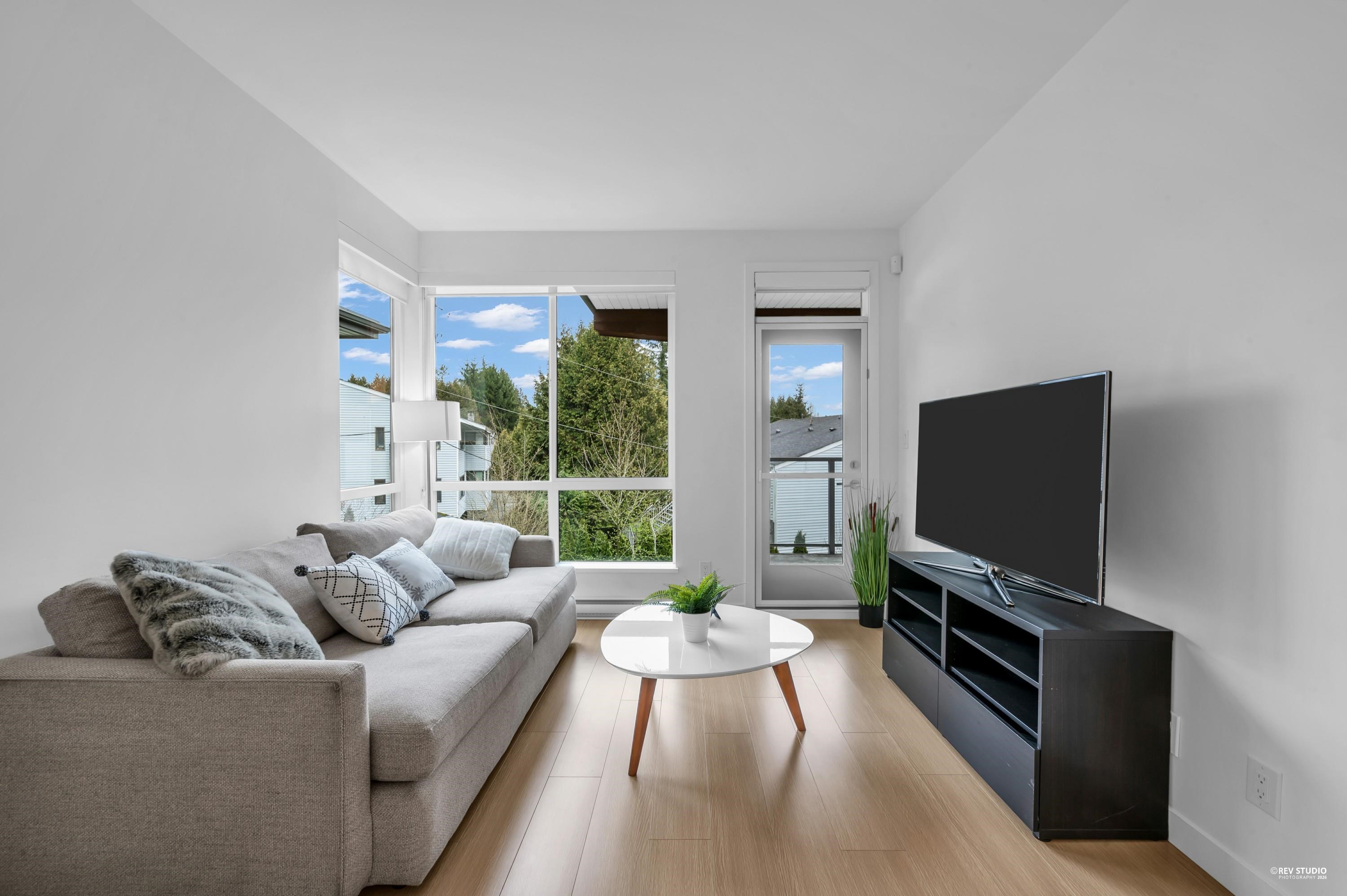 Additional image 2 of 318-5460 Broadway , Burnaby, BC, V5B 0B4