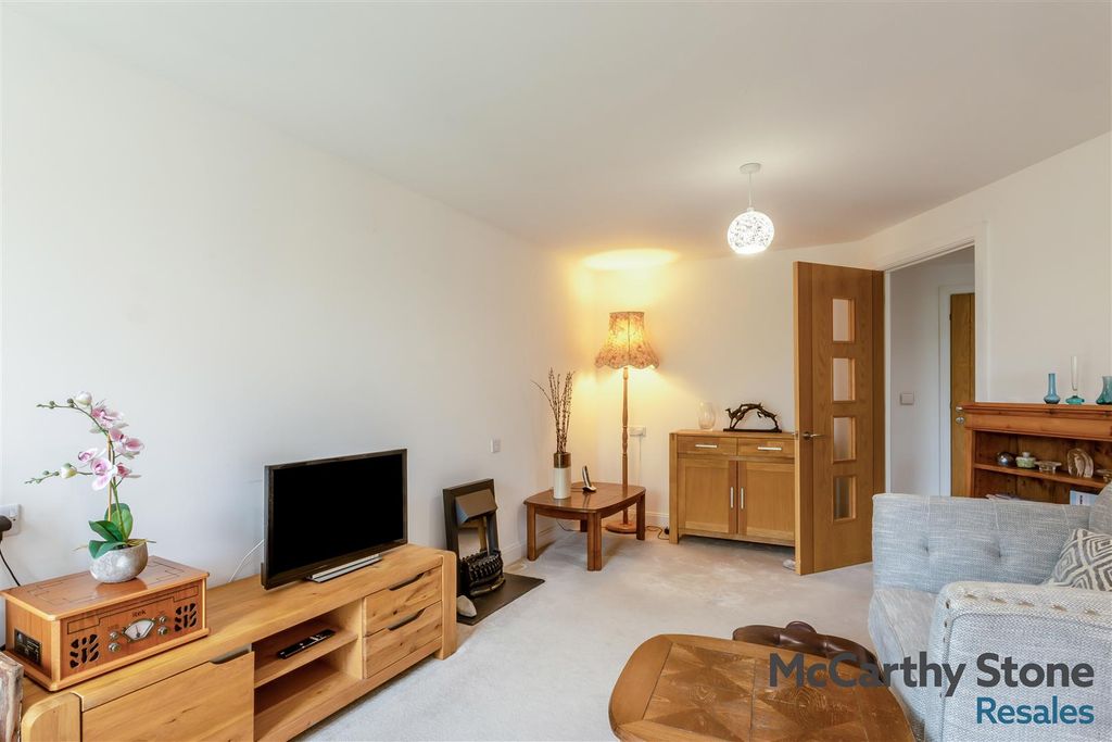 Additional image 4 of 1 bed flat for saleSaxon Gardens, Penn Street, Oakham, Rutland LE15