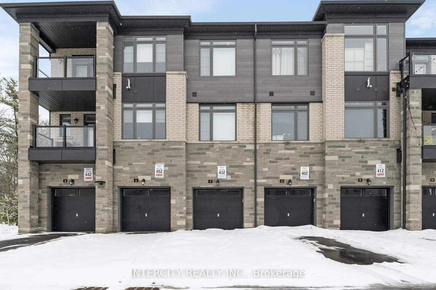 Additional image 3 of 2 Savvy Lane 43Z