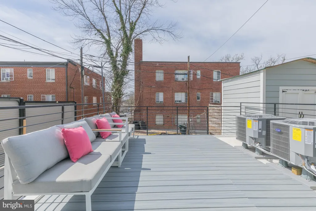 1012 17th Place NE Unit FOUR, Washington, DC 20002