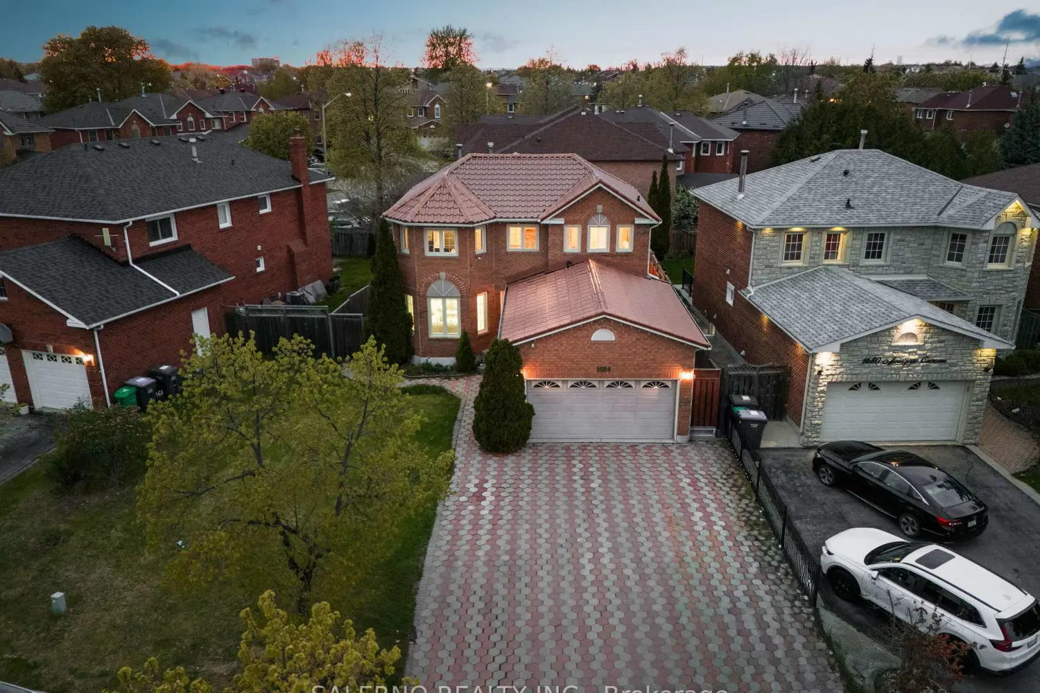 1684 Moongate Crescent