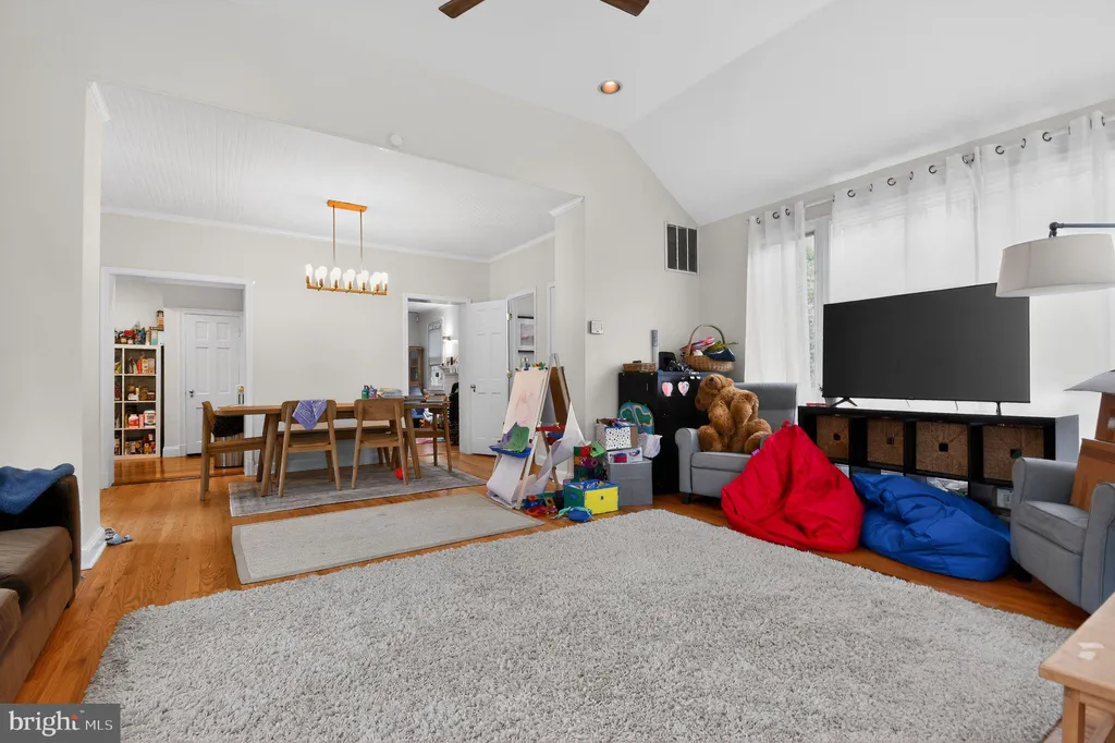 Additional image 16 of 4825 Butterworth Place NW, Washington, DC 20016