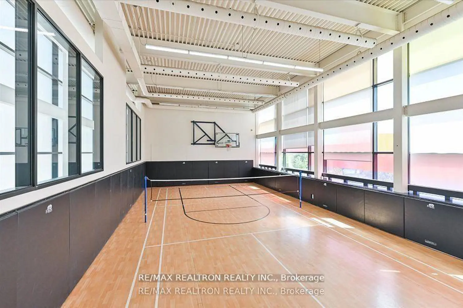15 Singer Court 1110 photo 5