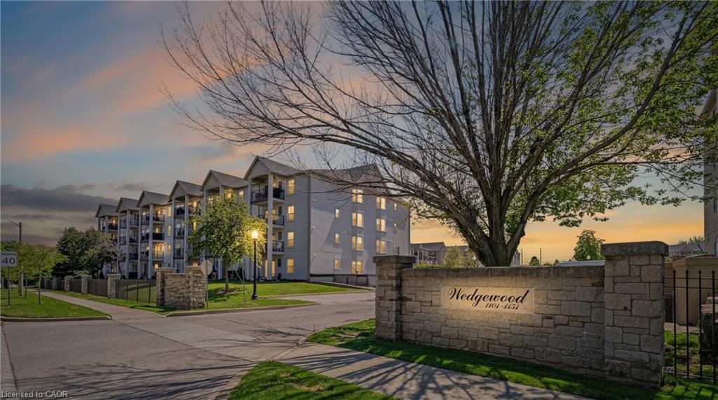 209-1421 Walkers Line, Burlington, ON, L7M 4P4