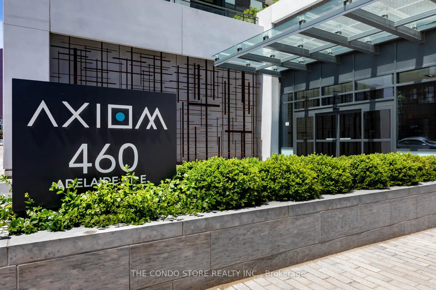 460 Adelaide Street 611 photo 2