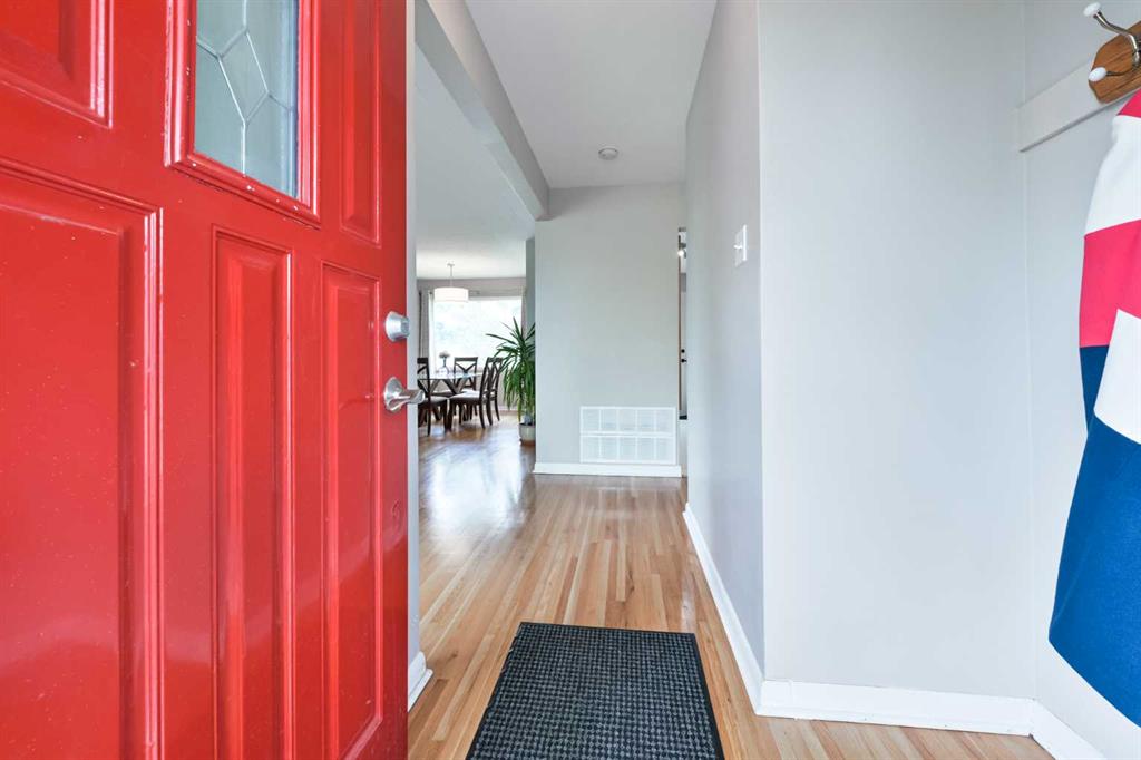 Additional image 3 of 4027 19 Street NW, Calgary, AB, T2L 2B7