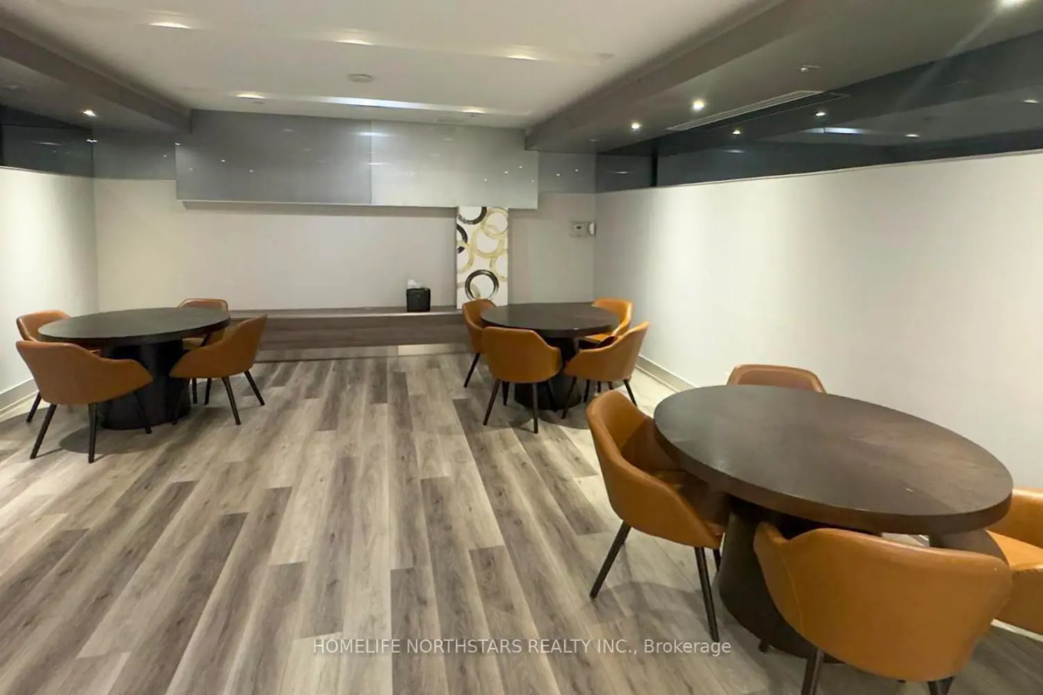 Additional image 16 of 7165 Yonge Street 432