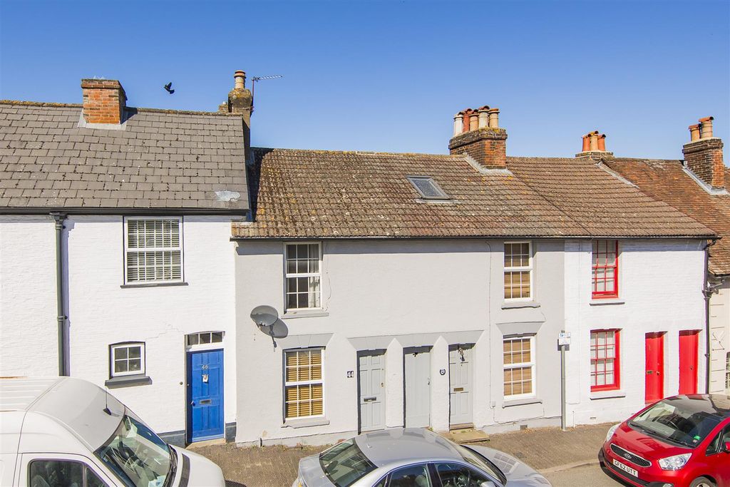 2 bed terraced house for saleTown Hill, West Malling ME19