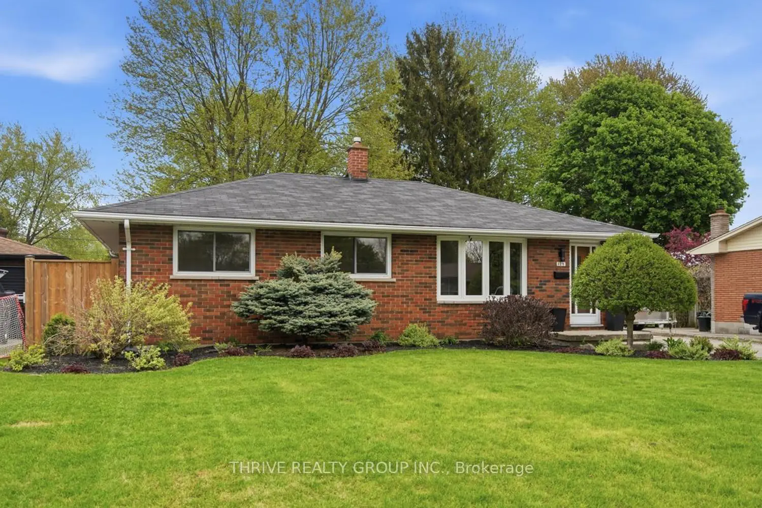 329 Strathroyal Avenue photo 3