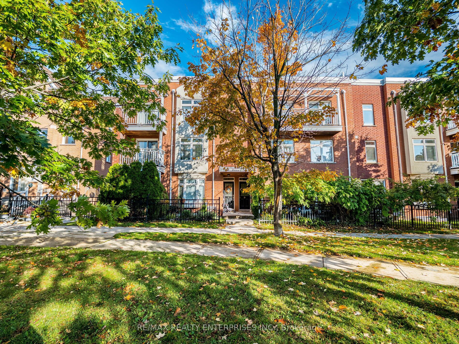 2386 Munns Avenue E, Oakville, ON, L6H 6G9