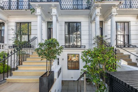 Hereford Road, Notting Hill W2