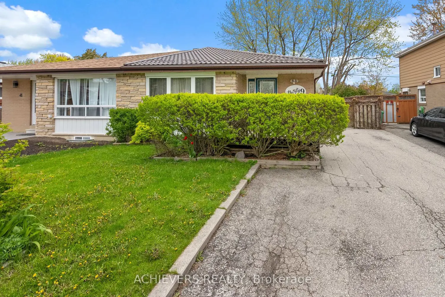 39 Danesbury Crescent