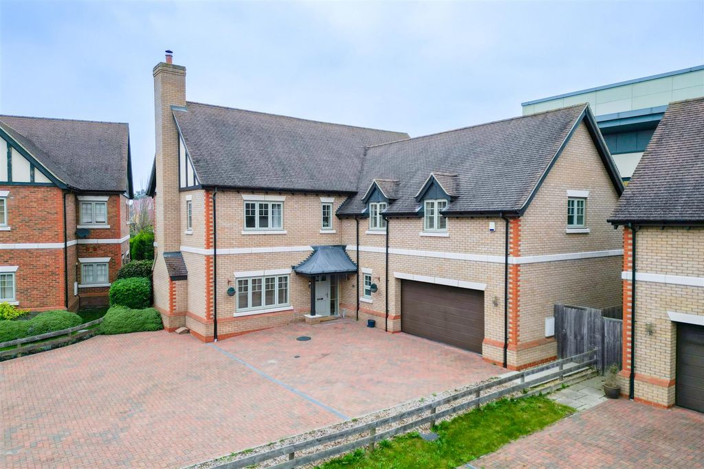 Additional image 38 of 5 bed detached house for saleVawser Crescent, Peterborough PE3