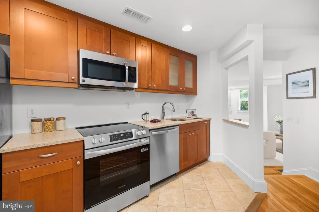 Additional image 3 of 350 9th Street SE Unit 15, Washington, DC 20003