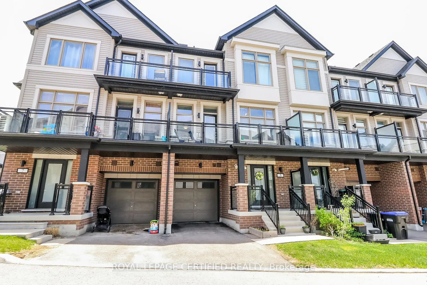 5 Hughes Lane 54