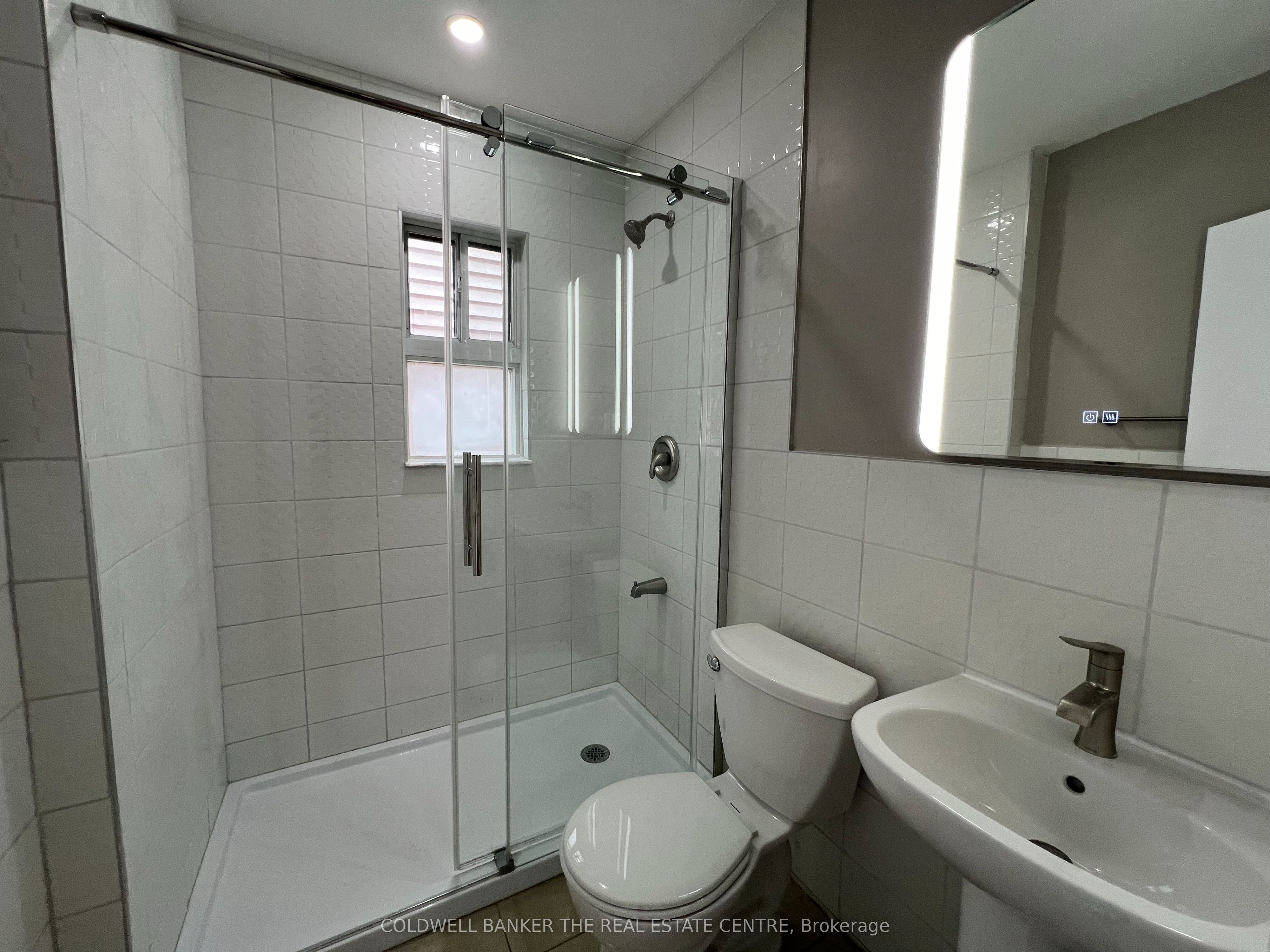 Additional image 5 of 4-108 Grandville Avenue, Toronto, ON, M6N 4V2