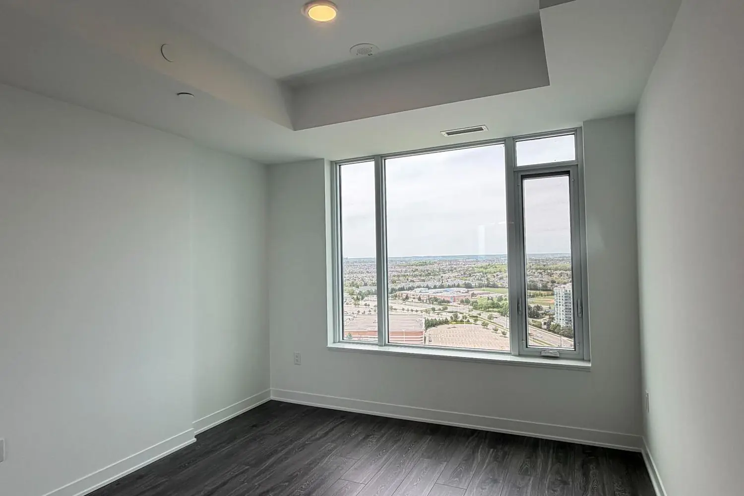 Additional image 14 of 2495 Eglinton Avenue 2409
