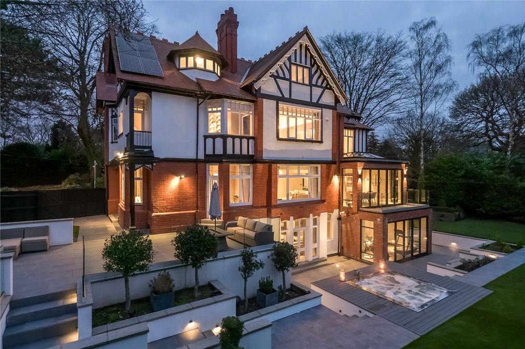 6 bed detached house for saleAlan Drive, Hale, Cheshire WA15
