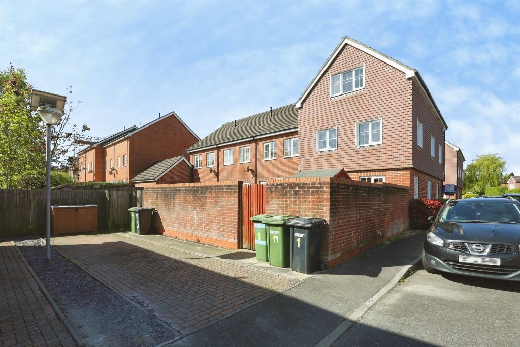 Additional image 27 of 5 bed semi-detached house for saleWatson Court, Hedge End, Southampton SO30
