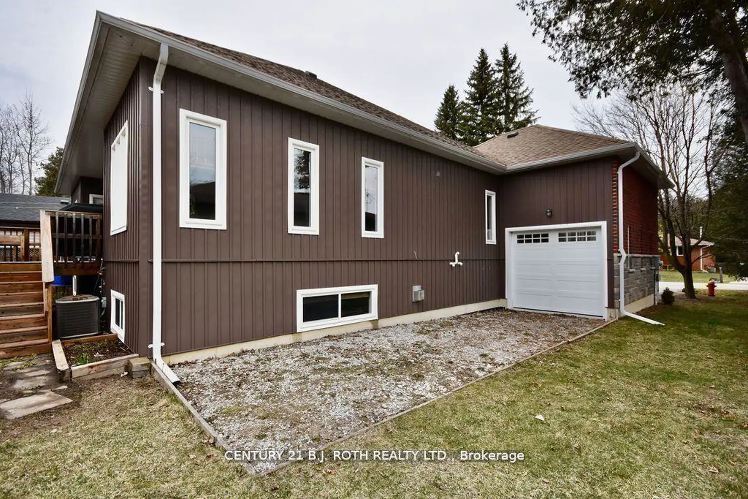 Additional image 19 of 1738 Wingrove Avenue