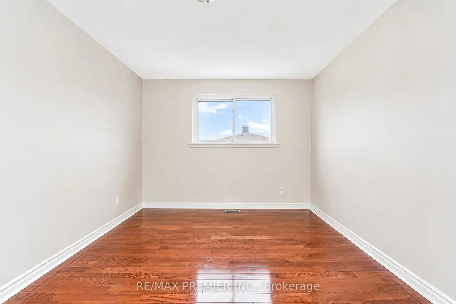 14 Yatescastle Drive photo 5