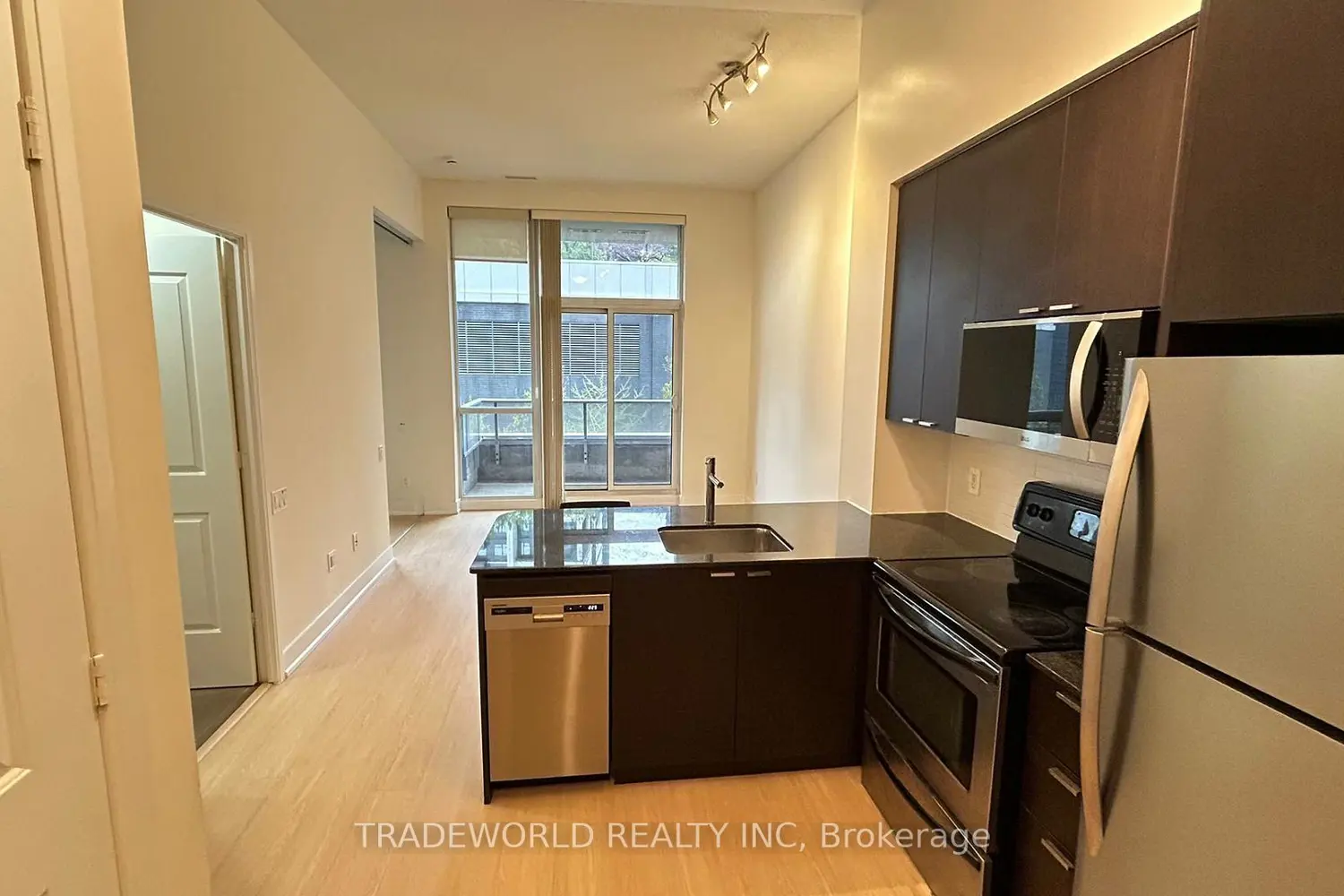 23 Sheppard Avenue 301 photo 2