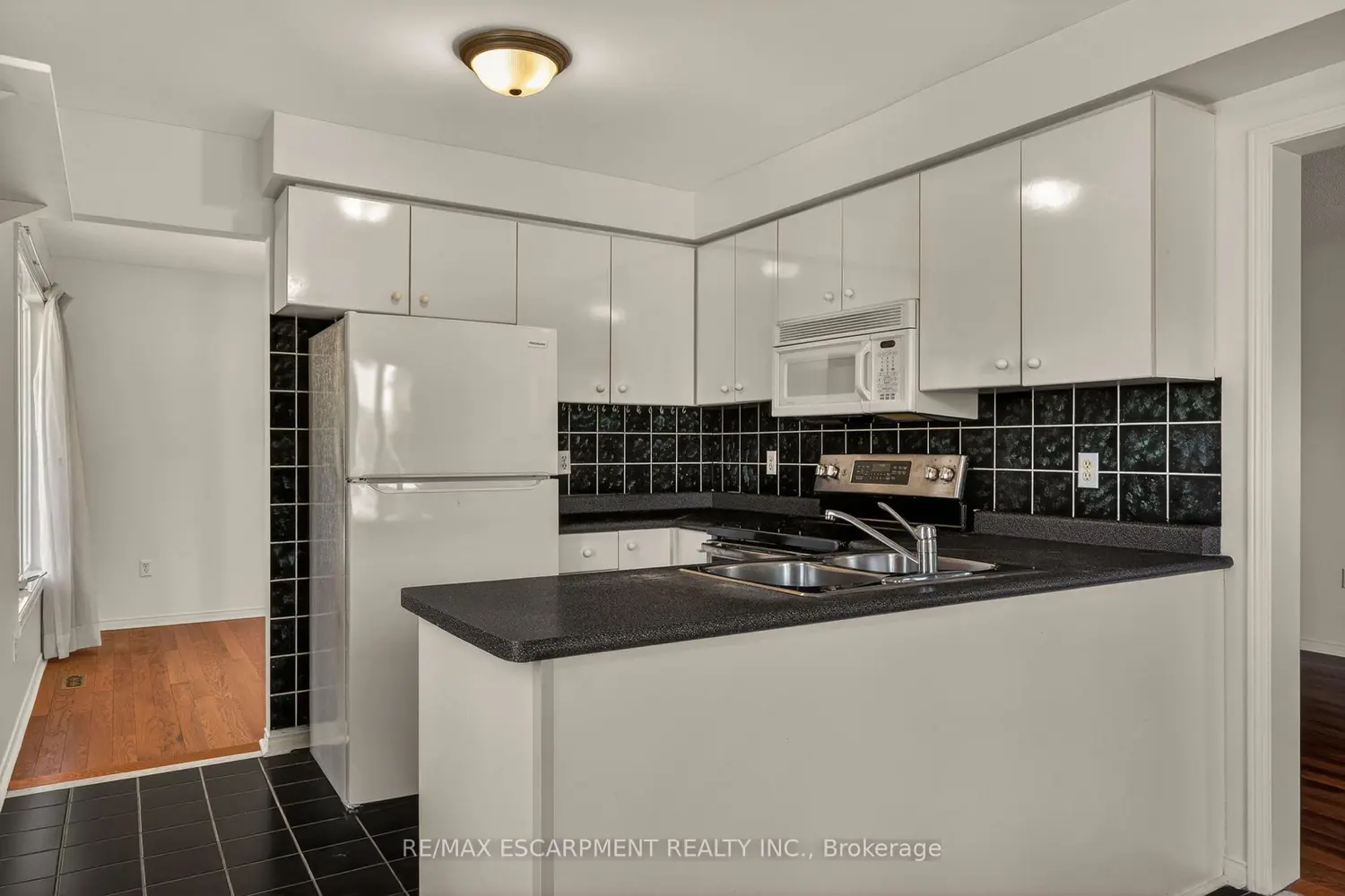 Additional image 2 of 11 Pirie Drive 19