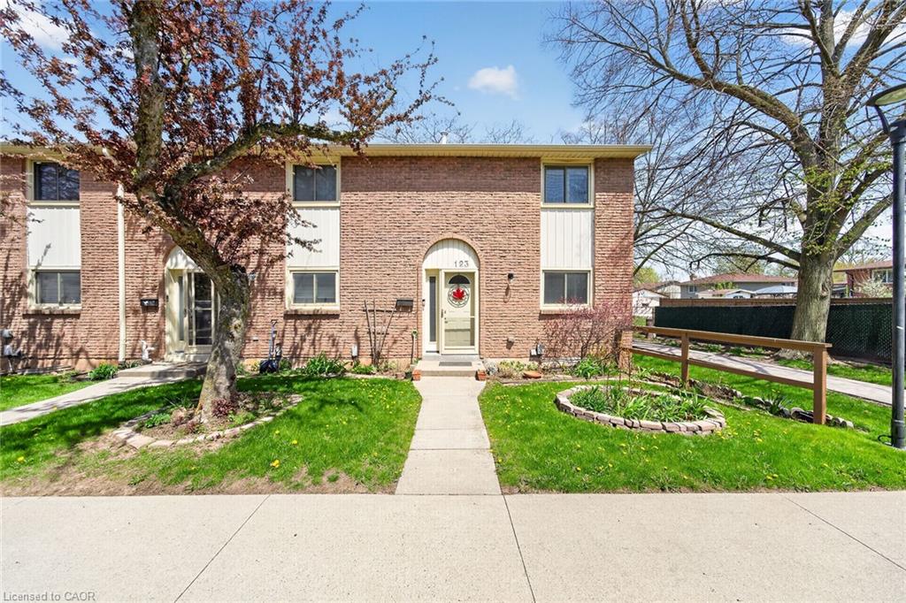 123-150 Gateshead Crescent, Hamilton, ON, L8G 4A7