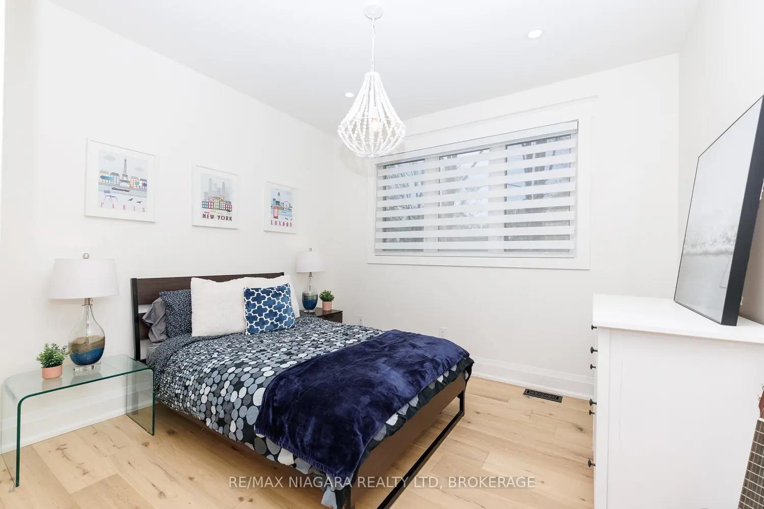 Additional image 12 of 1595 Bertie Street