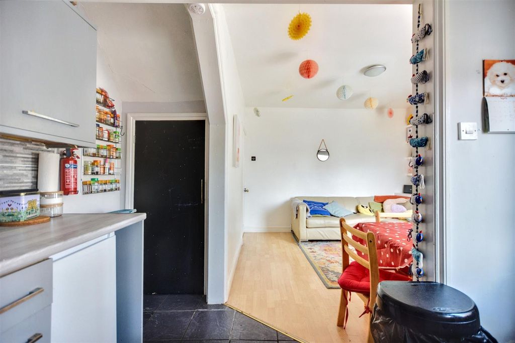 Additional image 7 of 3 bed terraced house for saleEllis Grove, Beeston, Nottingham NG9