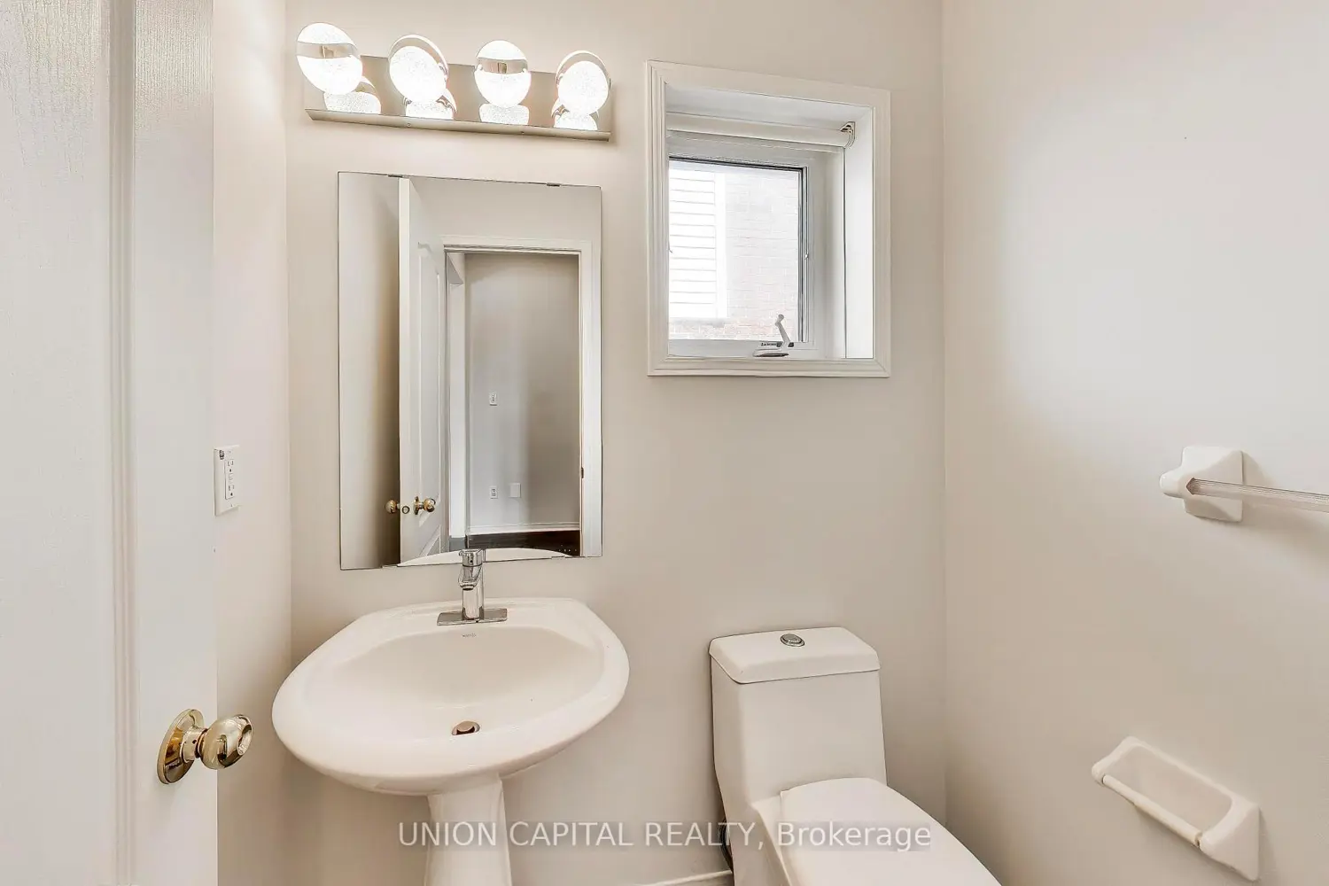 406 Reeves Way Boulevard photo 3