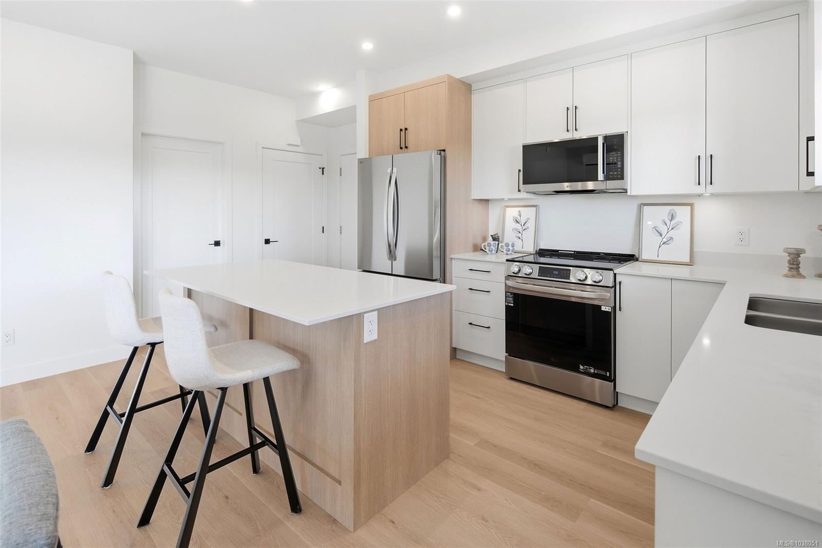 Additional image 3 of 201-7057 Central Saanich Road, Central Saanich, BC, V8M 1Y3