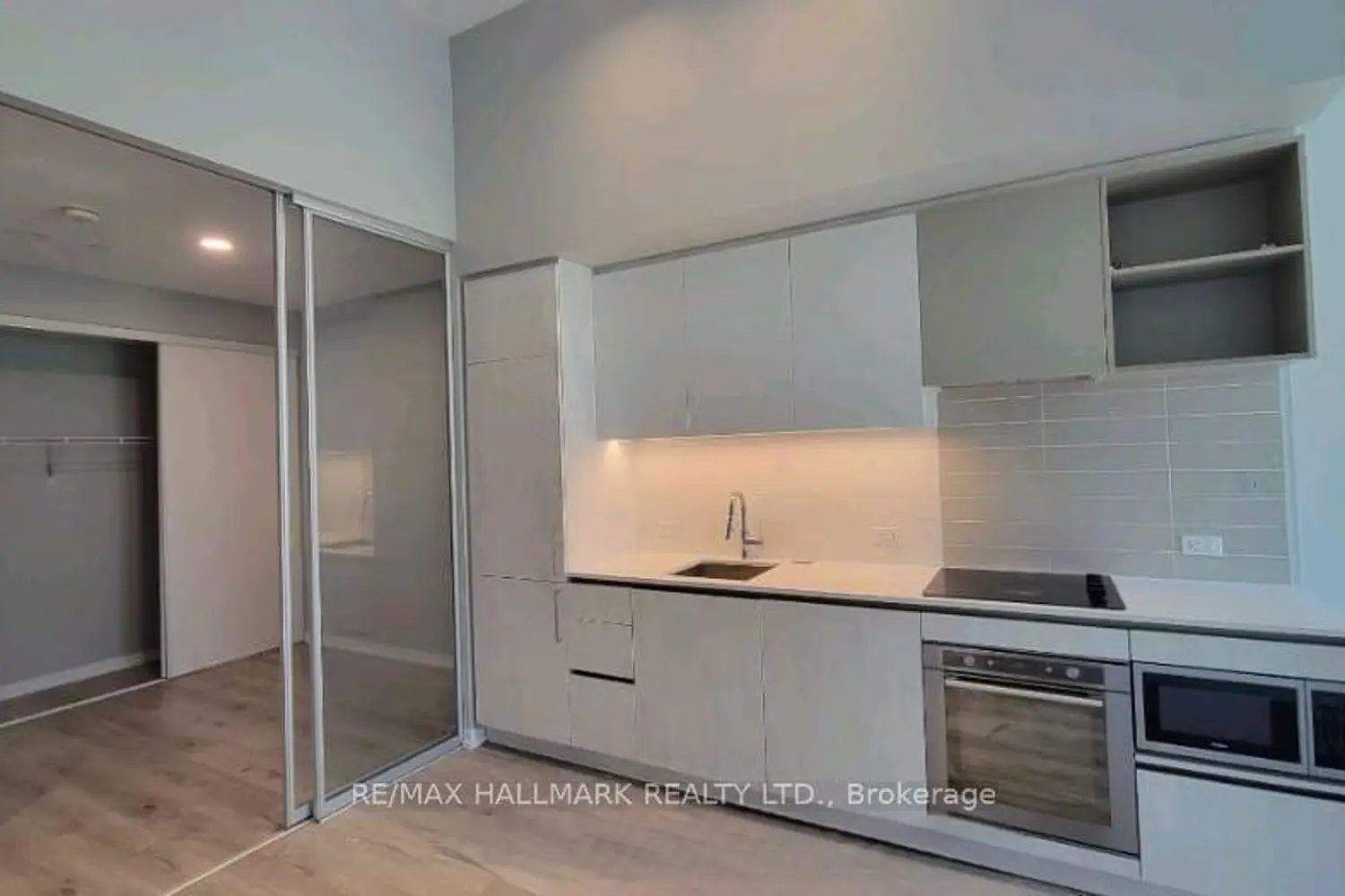 Additional image 10 of 7890 Jane Street 101