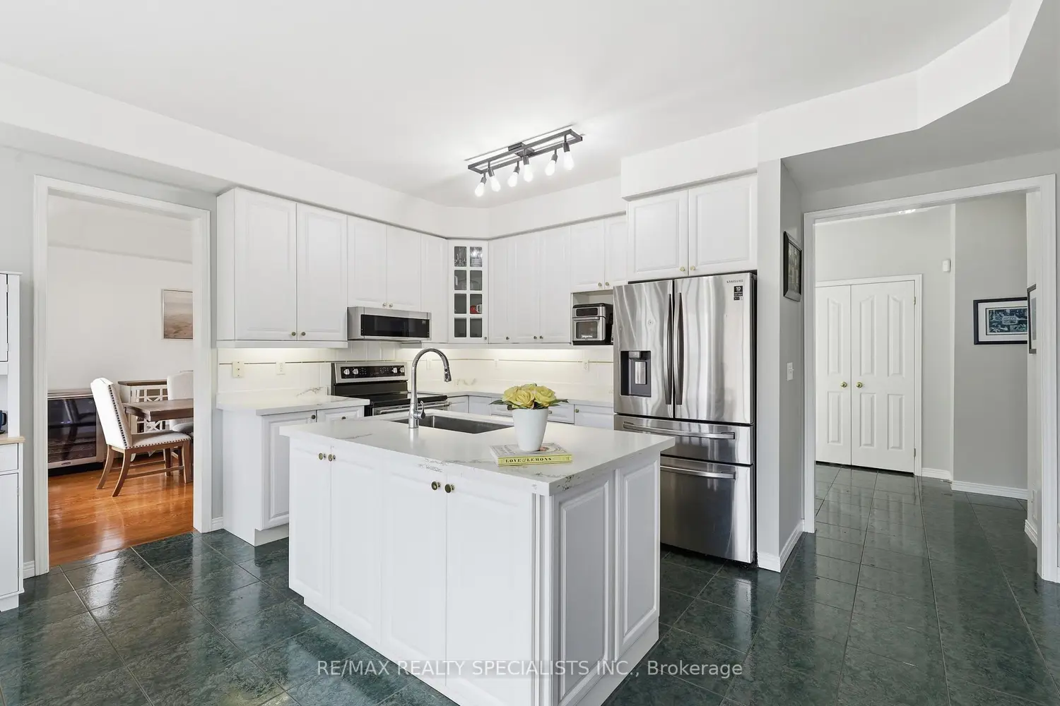 Additional image 4 of 570 Blackwood Boulevard
