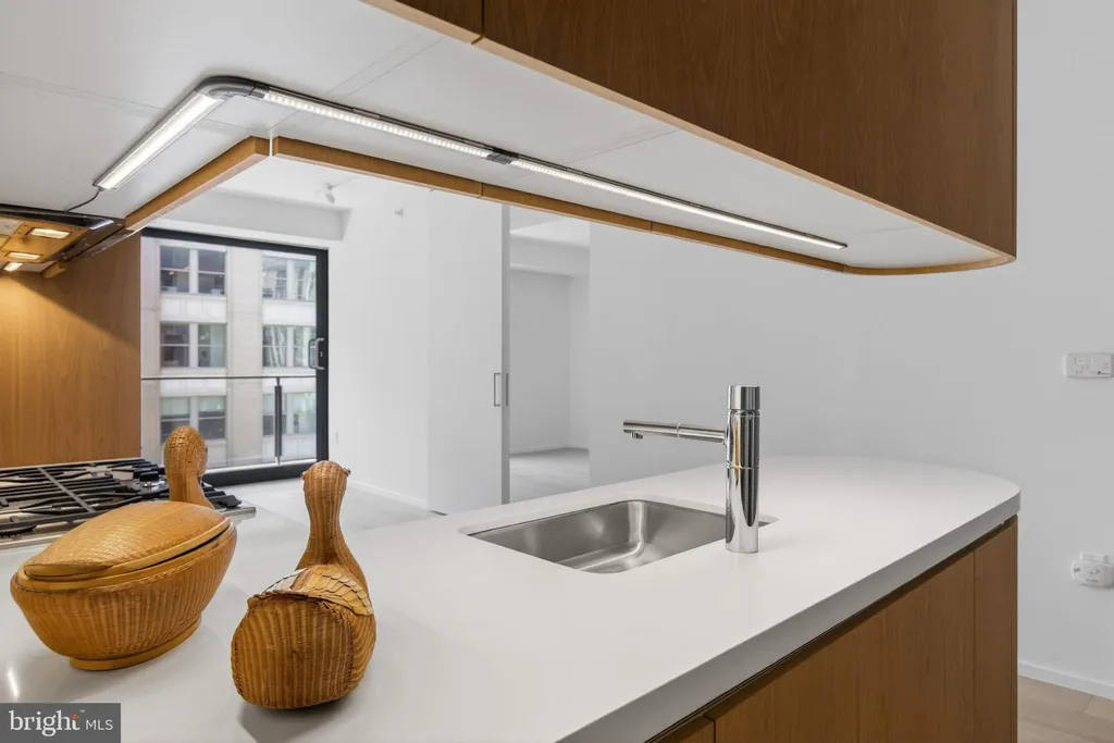 Additional image 40 of 925 H Street NW Unit 606, Washington, DC 20001