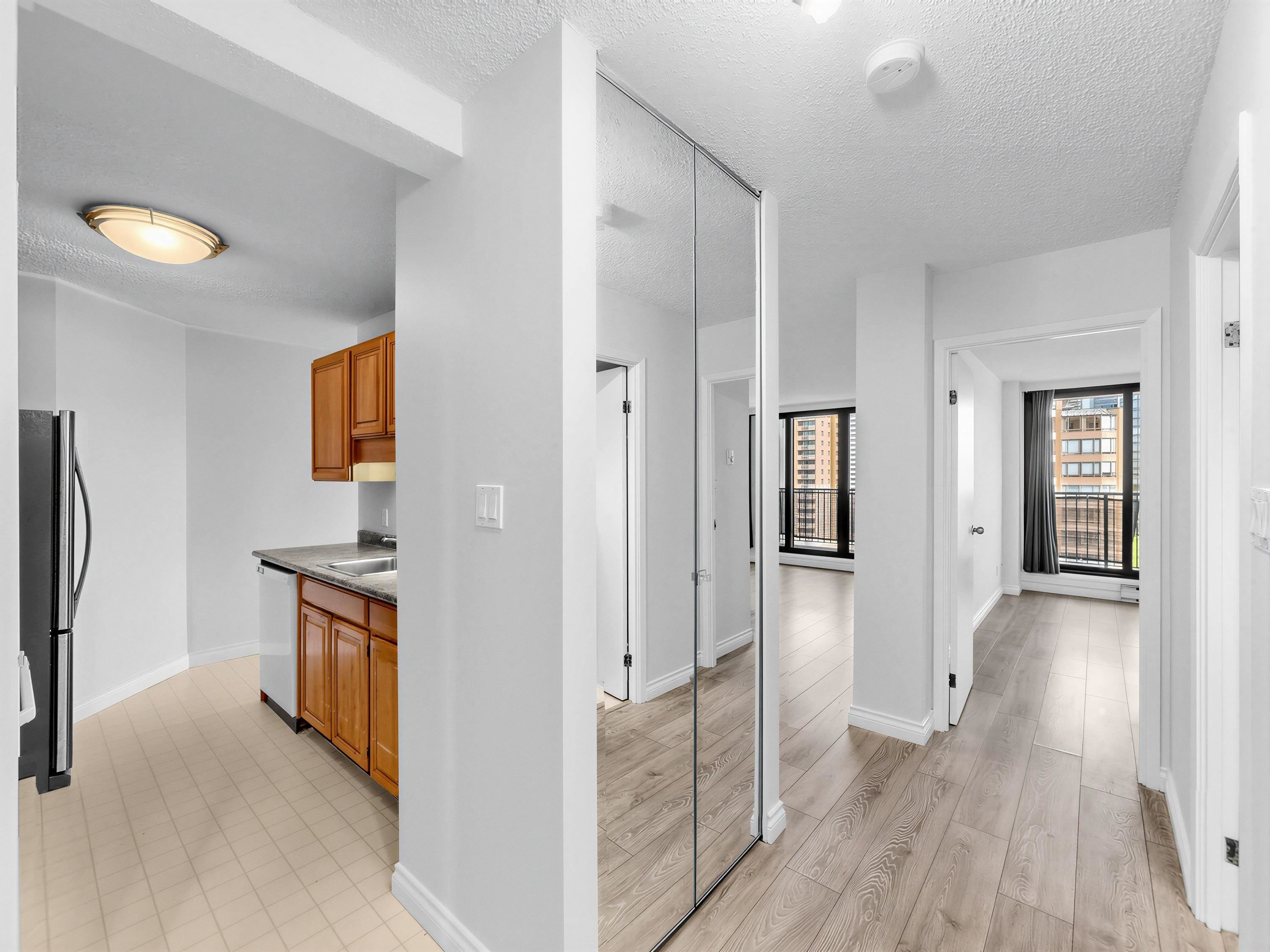 Additional image 2 of 1403-6455 Willingdon Avenue, Burnaby, BC, V5H 4E4