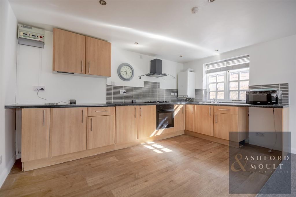 Additional image 2 of 4 bed flat for saleMain Street, Calverton, Nottingham NG14