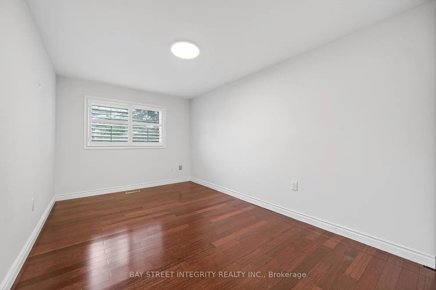 Additional image 11 of 646 Village Parkway 26