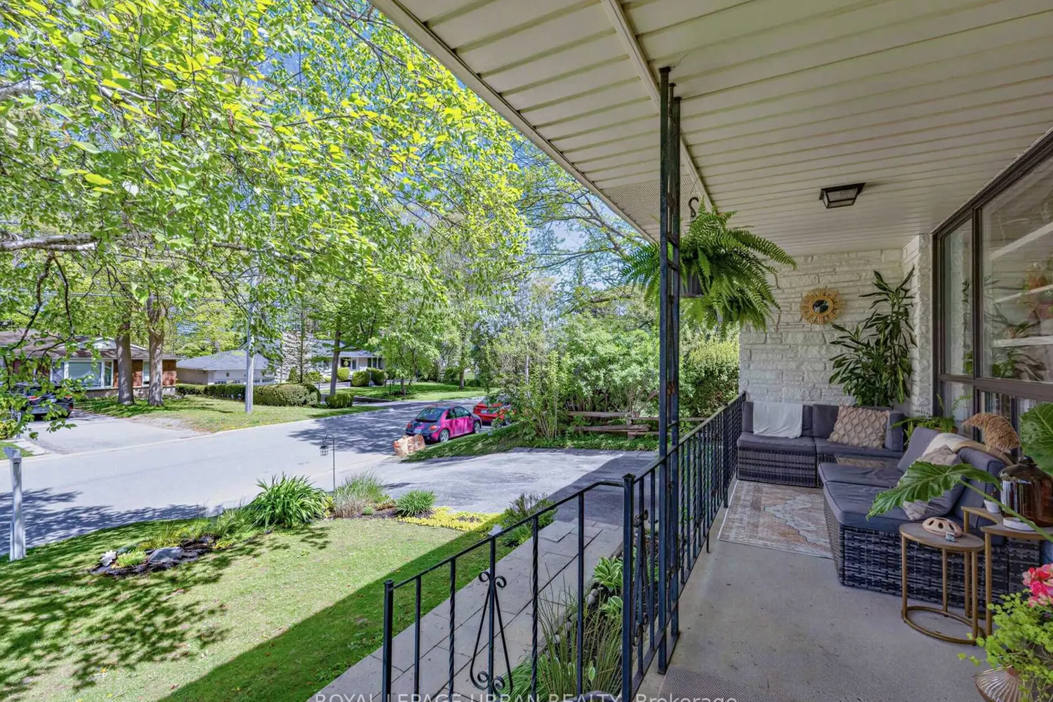 95 Oakridge Drive photo 2