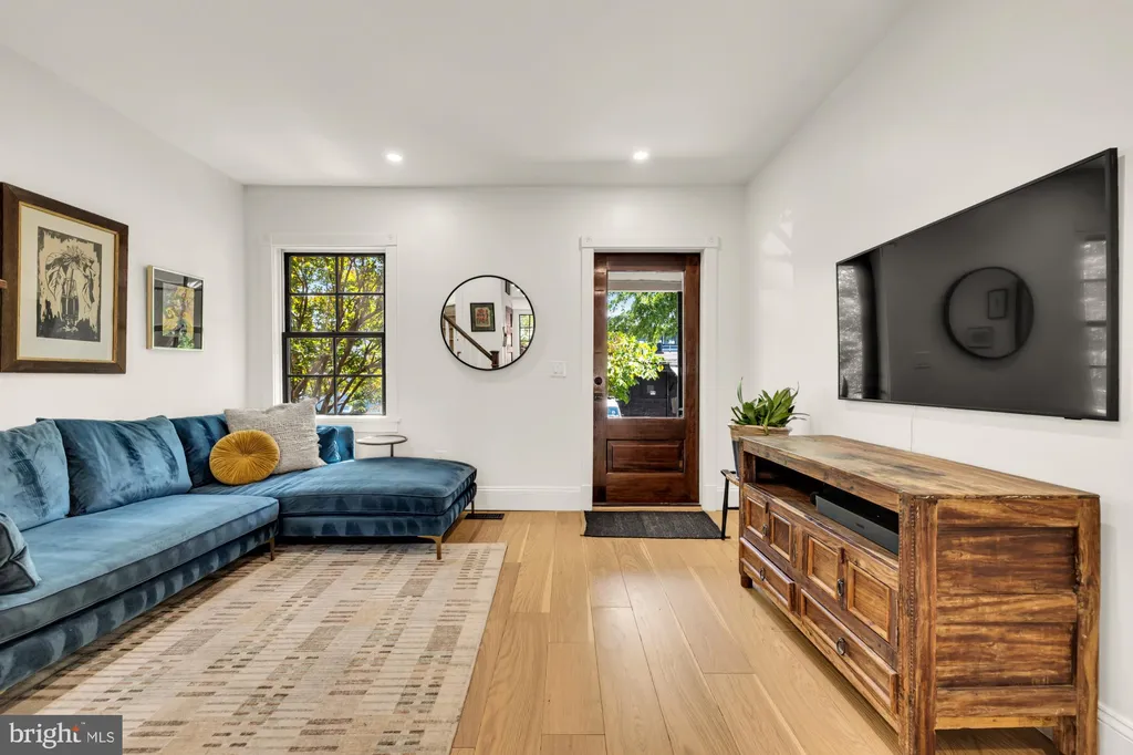 Additional image 9 of 908 Girard Street NE, Washington, DC 20017