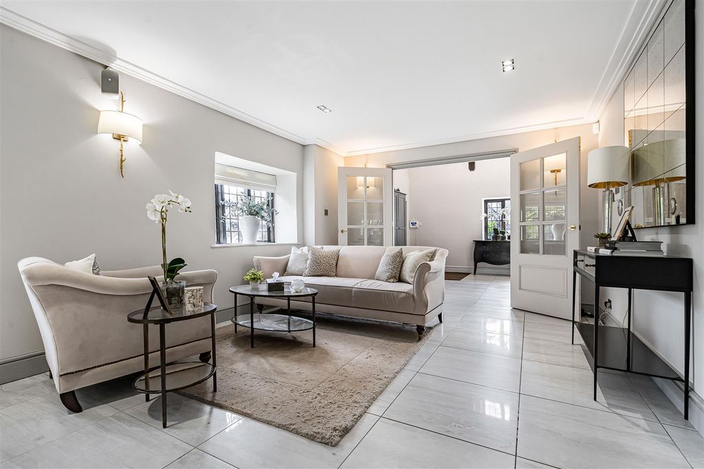 Additional image 11 of 7 bed property for sale34 Bell Lane, Syresham, Brackley NN13