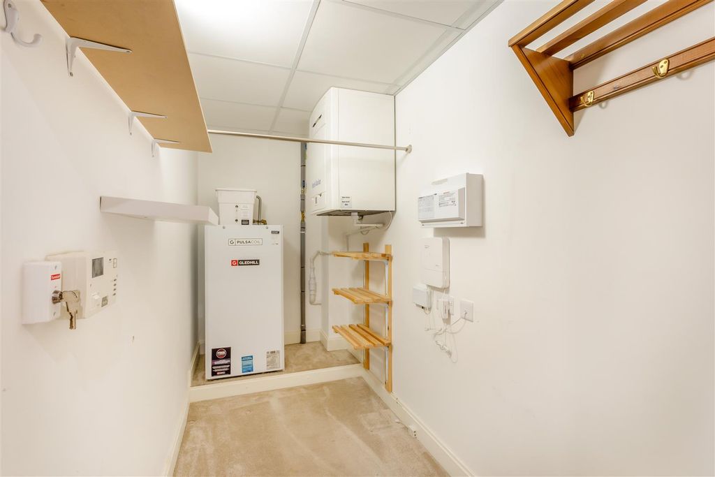 Additional image 14 of 2 bed flat for saleSaxon Gardens, Penn Street, Oakham, Rutland LE15