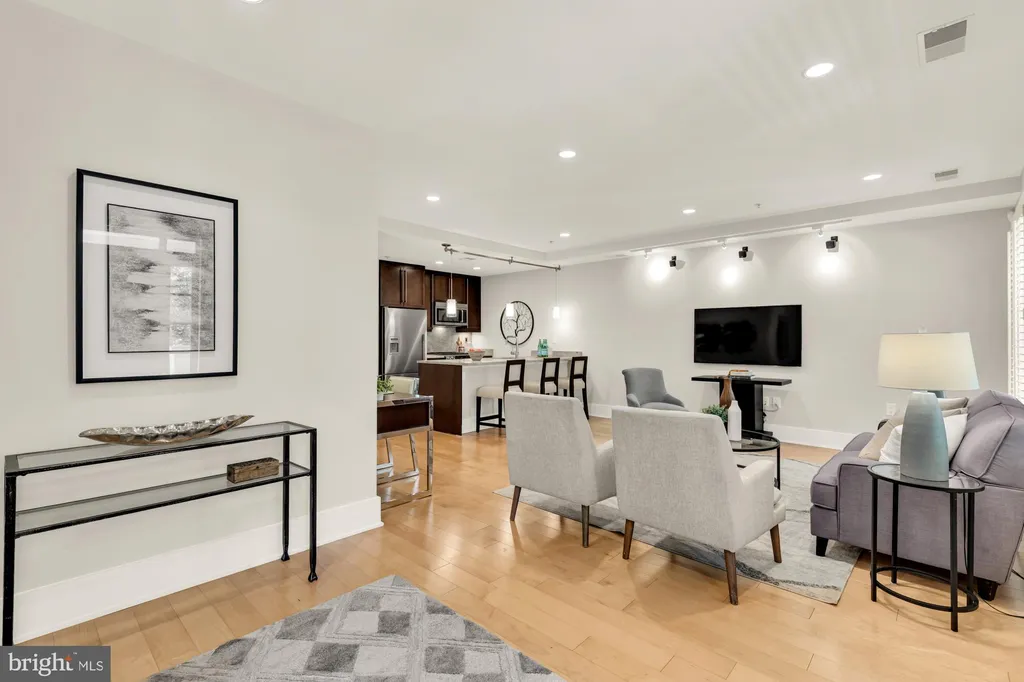 Additional image 3 of 2818 Connecticut Avenue NW Unit 7, Washington, DC 20008