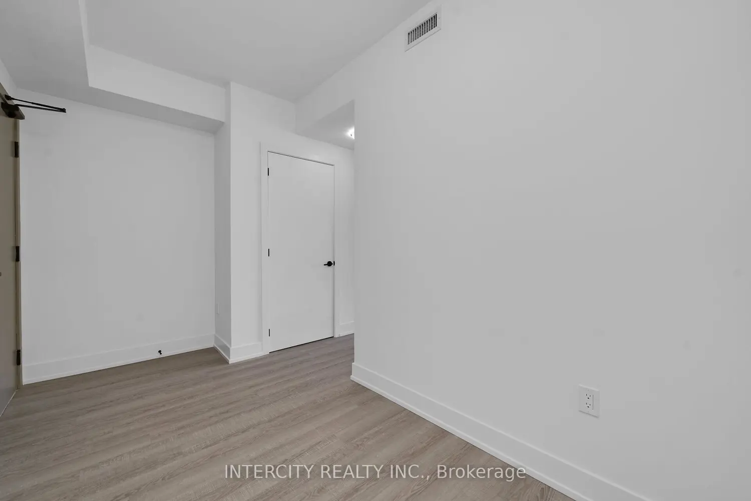 Additional image 6 of 2075 King Road 312