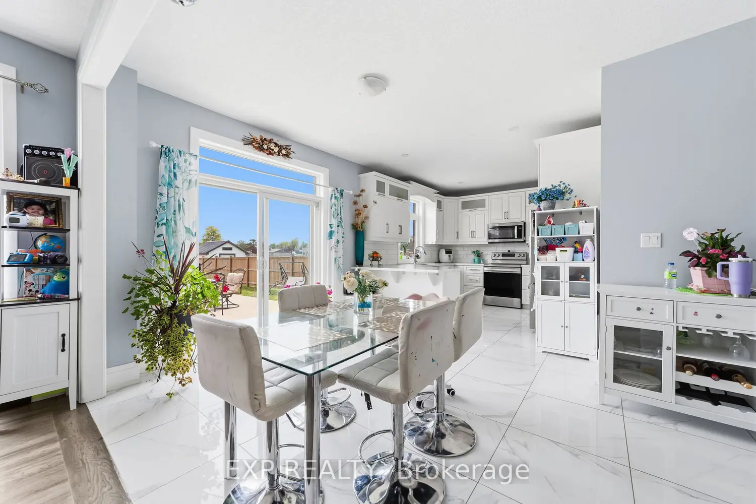 211 Leitch Street photo 5